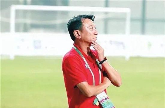 撩起老师旗袍挺进去玉足视频
